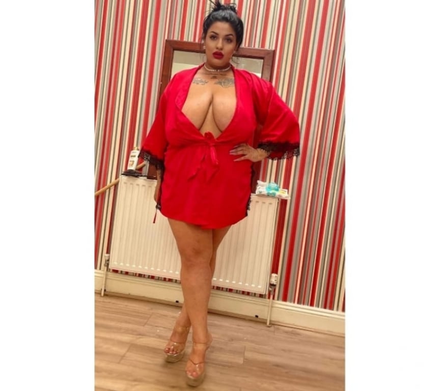 Escorts South East London Croydon - Photos for 😘hello guys, I'm a brunette and sexy bbw👅escort💦