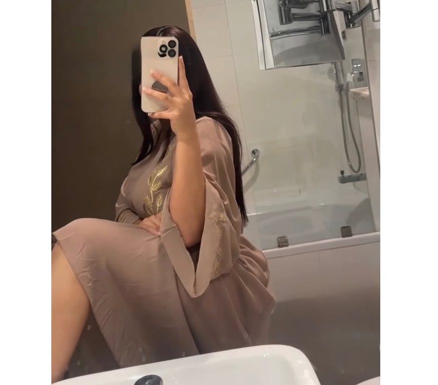 Escorts Lancashire Preston - Photos for OUTCALLS ONLY(British Indian Hijabi Goddess(GFE+ content)
