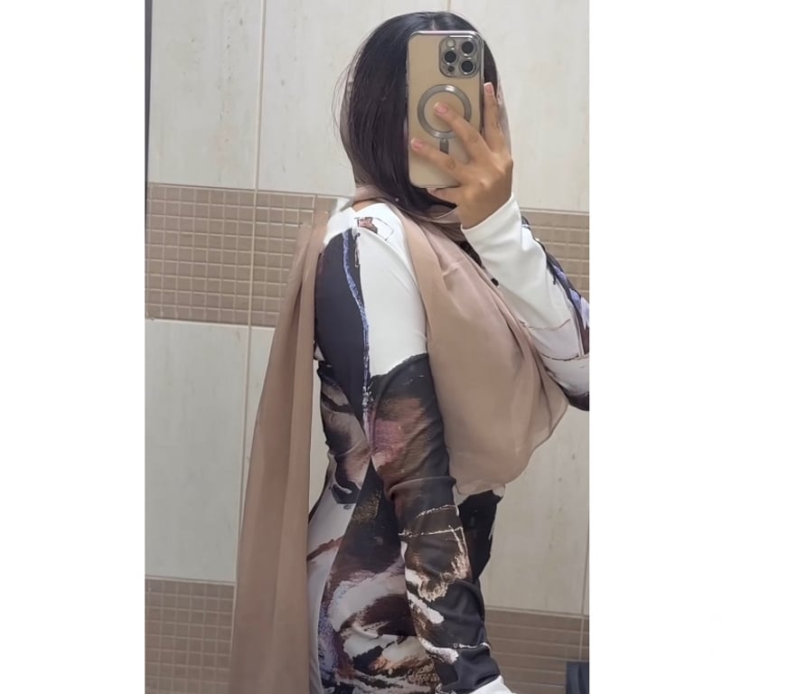 Escorts Lancashire Preston - Photos for OUTCALLS ONLY(British Indian Hijabi Goddess(GFE+ content)