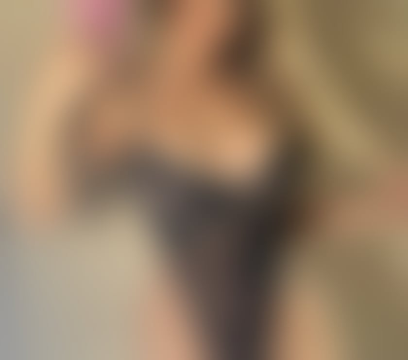 Sexy blonde New in town