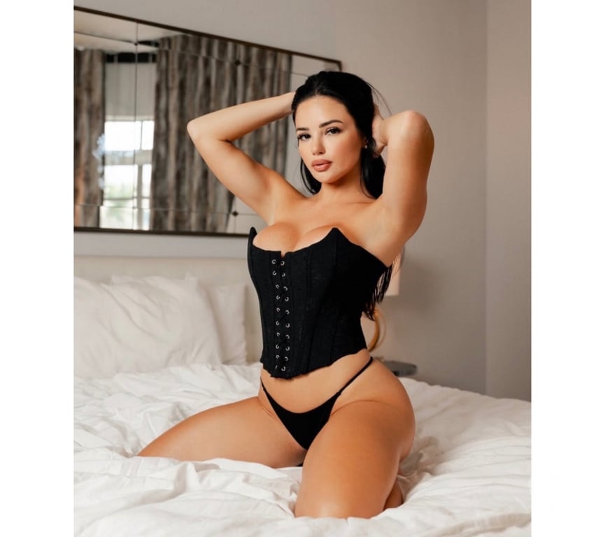 Escorts Hertfordshire Watford - Photos for STUNNING, FRIENDLY AND ATTRACTIVE BRUNETTE 🔥💋