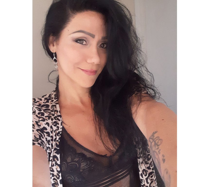 Trans Escorts Kent Canterbury - Photos for Feminine Juicy Smooth Model TRANS Girl With Hard TOY