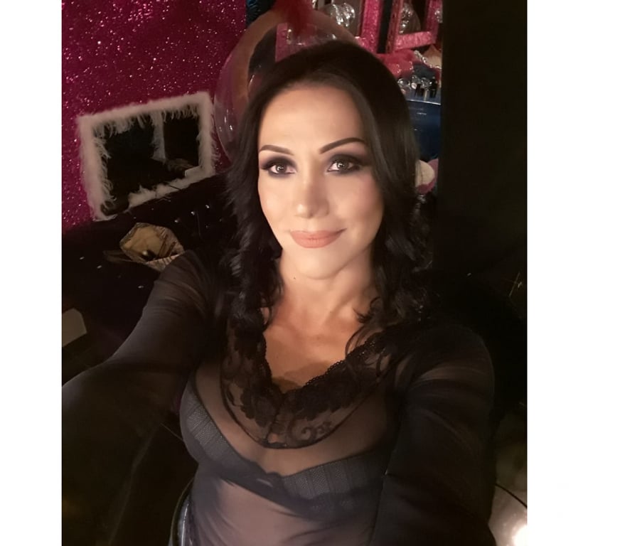 Trans Escorts Kent Canterbury - Photos for Feminine Juicy Smooth Model TRANS Girl With Hard TOY