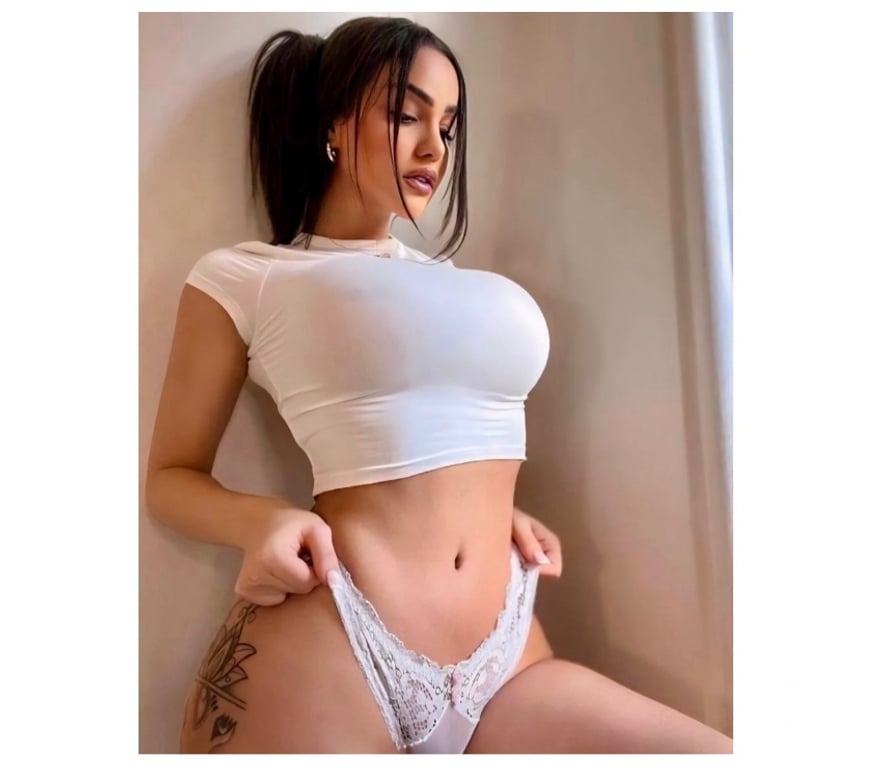 Escorts Hertfordshire East Hertfordshire - Photos for 🔥 NEW BRUNETTE BRAZILIAN GIRL 🔥 07472556110