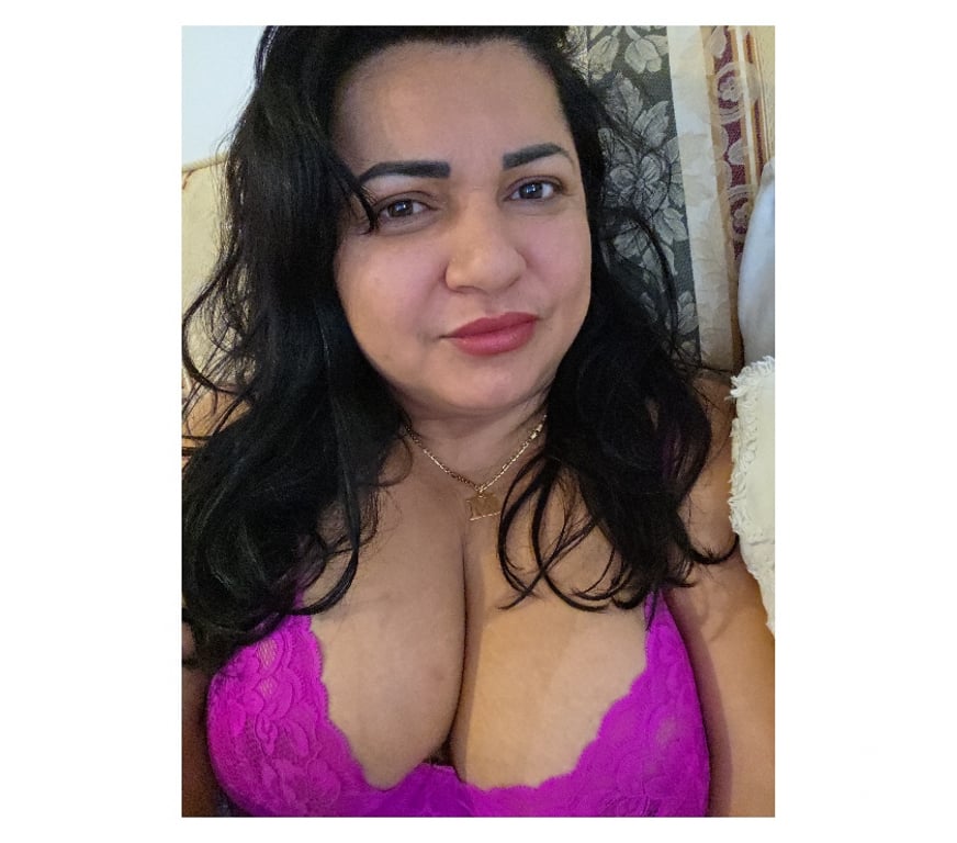 Escorts Hertfordshire Dacorum - Photos for Julie GFE party 🇧🇷