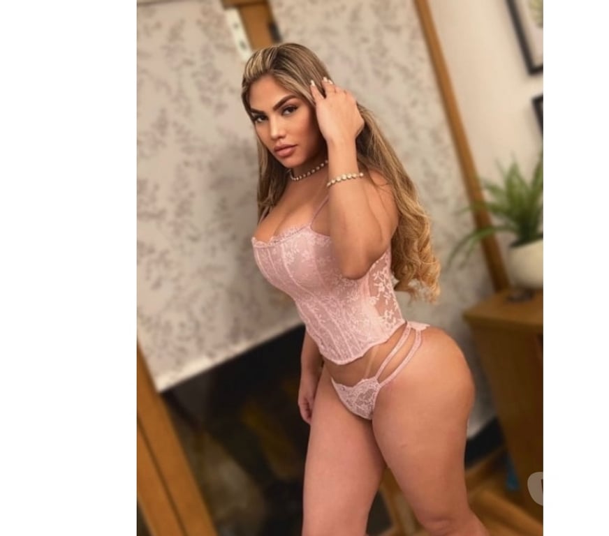 Escorts North London Enfield - Photos for HOT Bella Brazilian best service🇧🇷 party girl 🇧🇷