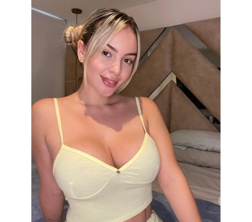 Escorts East London Redbridge - Photos for Karina 💕Latina party girl 🌹