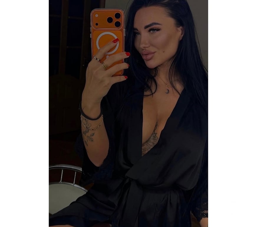 Escorts Surrey Woking - Photos for New BiCoupleMF party ❤️❤️❤️