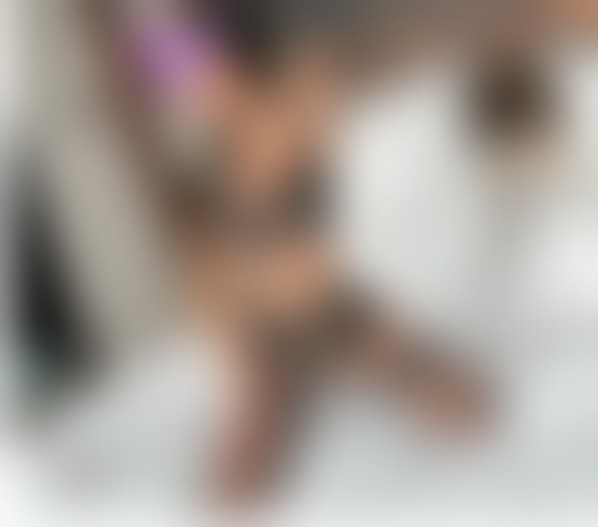 Escorts Warrington Warrington Town Centre - Warrington - Photos for Chloe Latina 100% 💯 discreet and slim