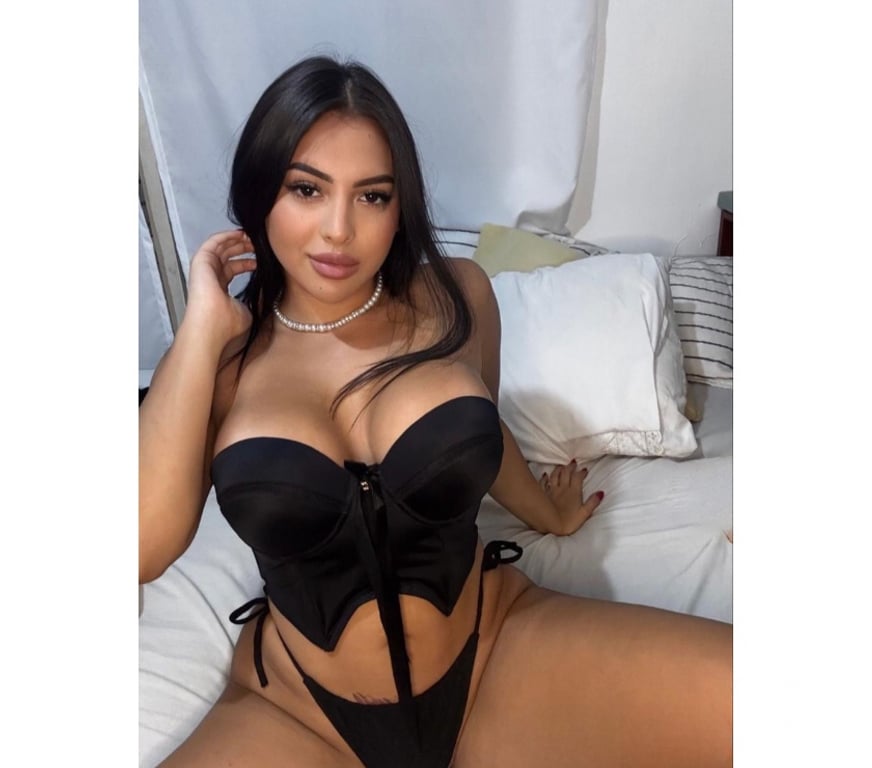 Escorts Nottinghamshire Nottingham - Photos for 🔥🍑 TOP A-LEVEL’S 🥂 PARTY GIRL 🔥🍑
