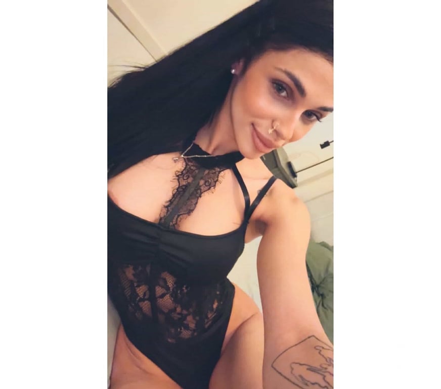 Escorts West Midlands Birmingham - Photos for Alexia real petite girl 🍑🍒 party and naughty💦