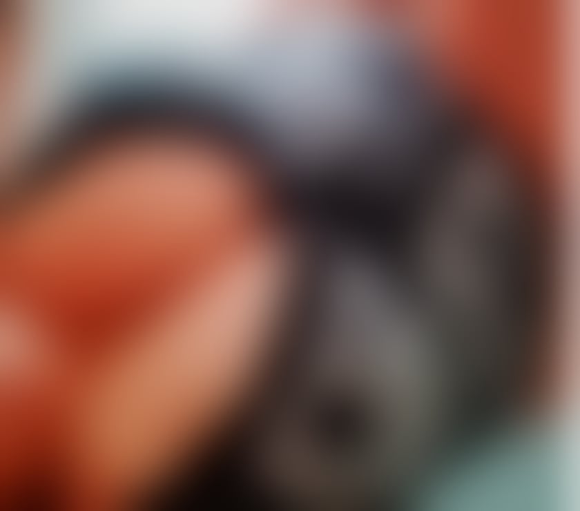 Escorts Oxfordshire Cherwell - Photos for Tanned pretty mature English blonde on tour this week kidlin