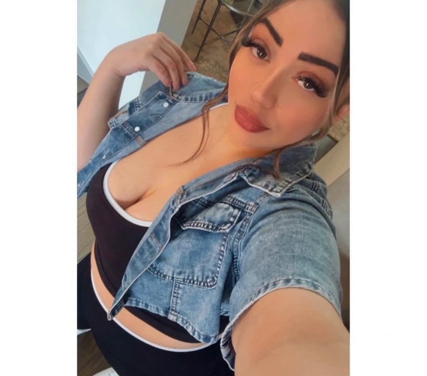 Escorts Slough Slough Town Centre - Slough - Photos for 😈Curvy🍌🥂🍾Horney📲🆕