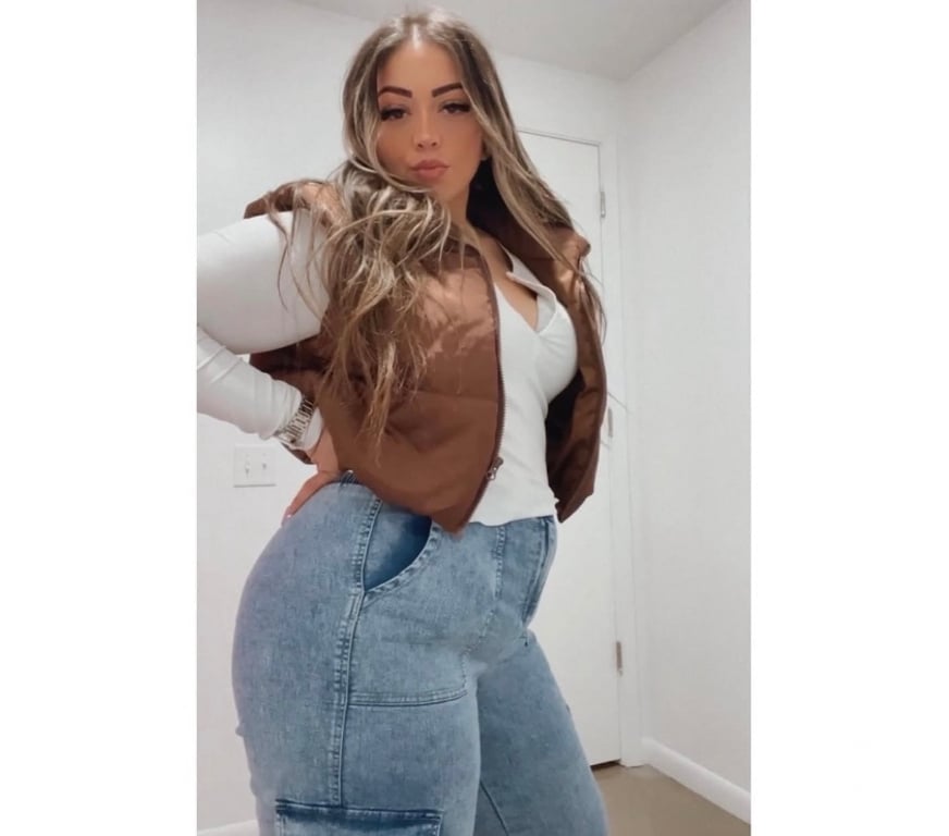 Escorts Slough Slough Town Centre - Slough - Photos for 😈Curvy🍌🥂🍾Horney📲🆕