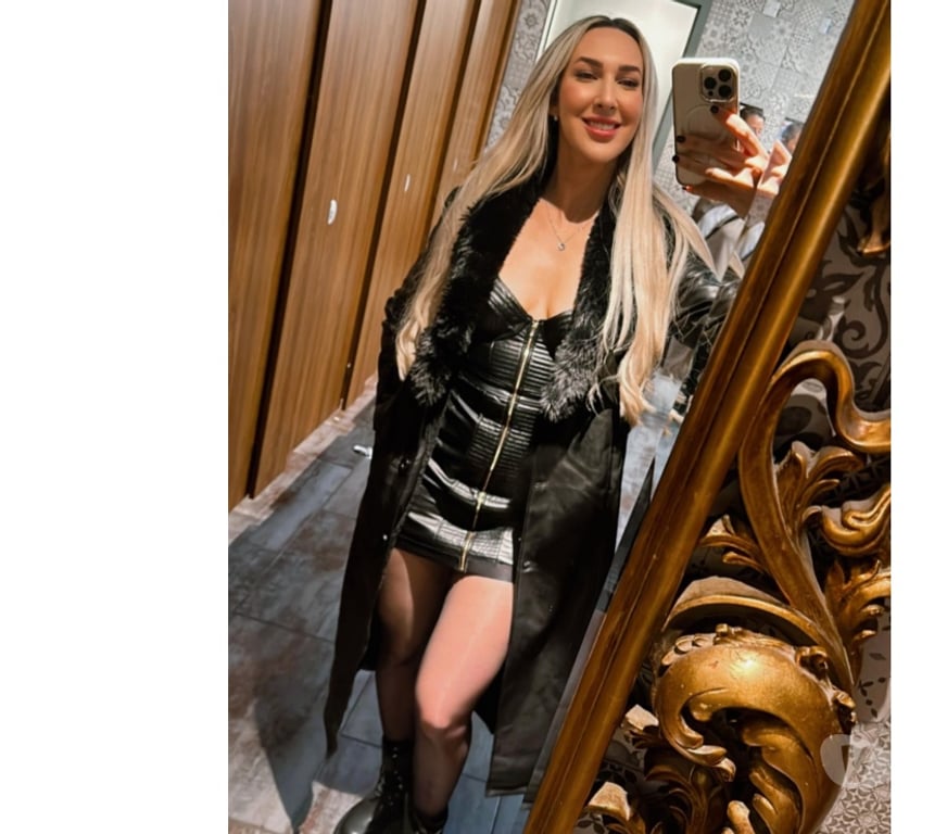 Escorts Nottinghamshire Nottingham - Photos for Brazilian 🇧🇷 blonde likes to Party. 🥂🥳