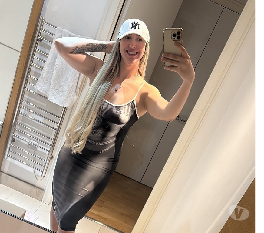 Escorts Nottinghamshire Nottingham - Photos for Brazilian 🇧🇷 blonde likes to Party. 🥂🥳