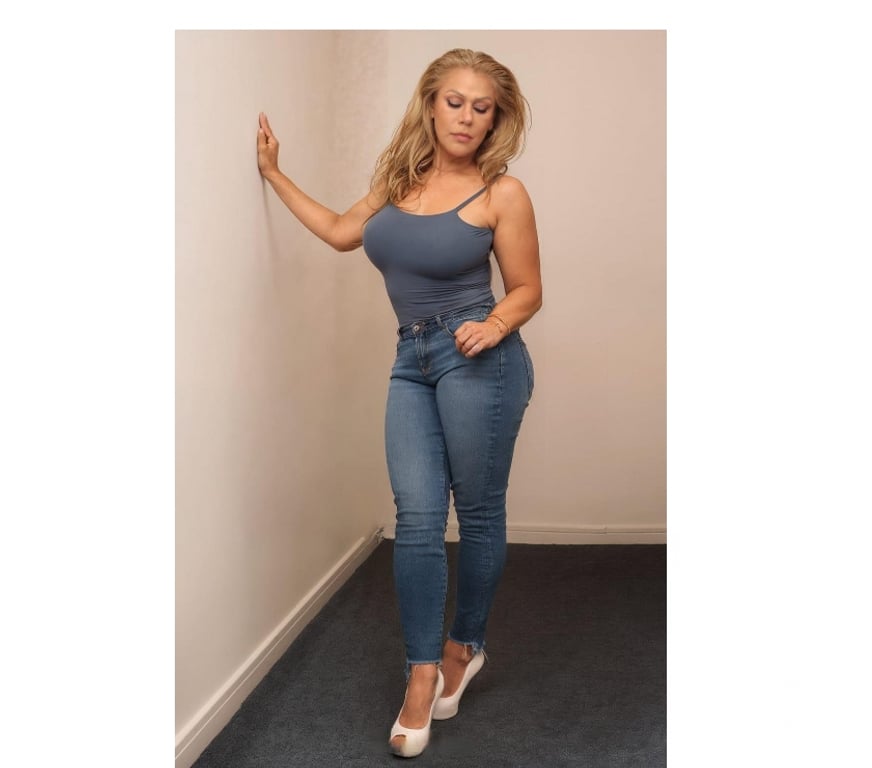 Escorts Norfolk Great Yarmouth - Photos for COLOMBIAN LOLA HOT NEW IN TOWN