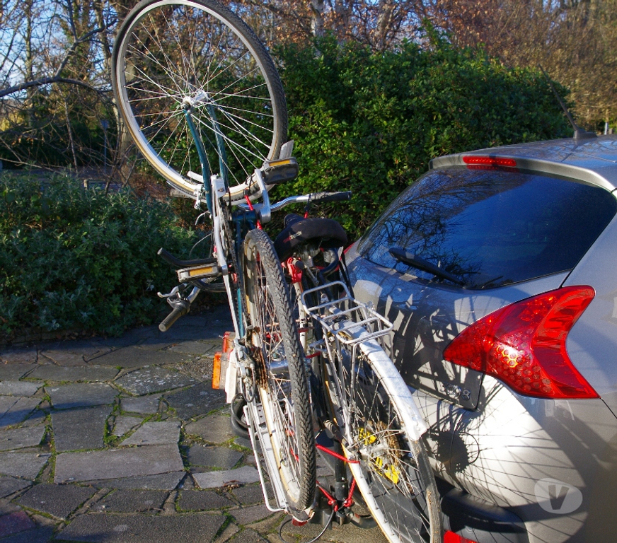 car spares South East London Bromley - Photos for Whitter towbar cycle rack