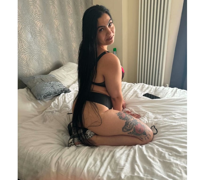 Escorts South East London Croydon - Photos for New gril Croydon party 🥳