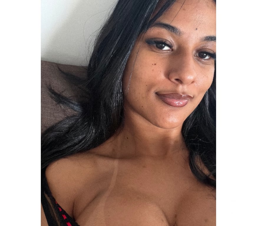 Escorts Oxfordshire Cherwell - Photos for 🍑 TANNED & BUSTY 🍑 BRAZILIAN 😈 PARTY GIRL 🎉