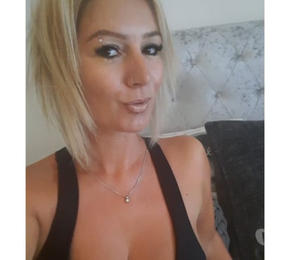 Photos for Busty 🔥 Natural 🔥 British babe 🔥
