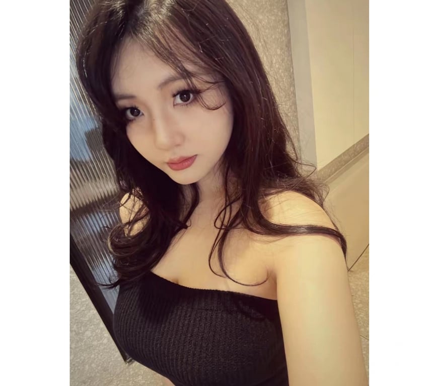 Escorts Nottinghamshire Nottingham - Photos for Lovely Smile and Warm Personality