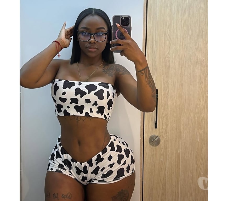 Escorts East London Bow - East London - Photos for Lola 🫦 sexy 🍒 Boom 🍑 party 🥂🔞