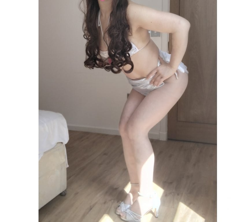 Escorts East Sussex Brighton - Photos for Refined Chinese Beauty – Professional & Attentive