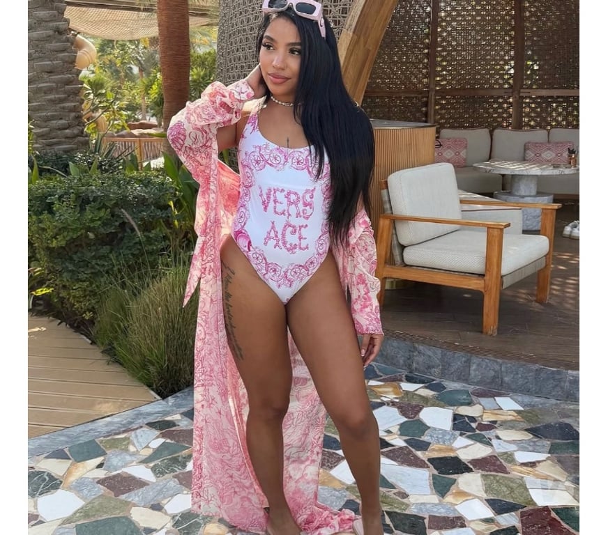 Escorts East London Canary Wharf - DLR Station - East London - Photos for 💎 Brunette Spicy Latina 🔥