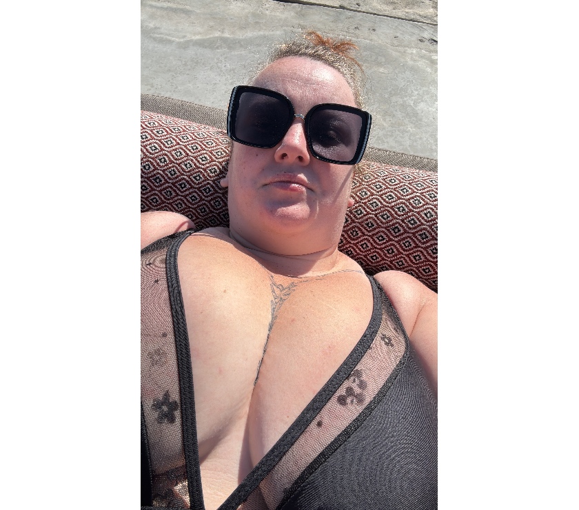 BUSTY BELLA 💋pierced 38H 🍒 calls from £10