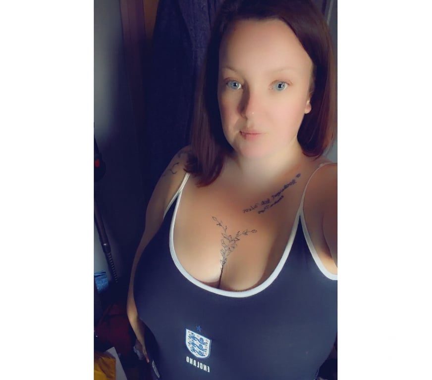 Adult Entertainment Central London London Bridge Station - Central London - Photos for 🩷BUSTY BELLA 🩷🍒pierced 38H 🍒5 mins £10🩷