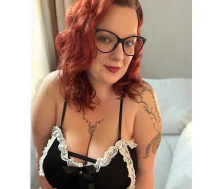 Photos for 🩷BUSTY BELLA 🩷🍒pierced 🍒5 mins £10🩷