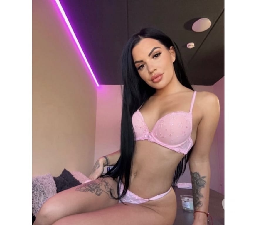 Escorts West Midlands Dudley - Photos for 🔥Mia💥sexy brunette 🇨🇴 party and domination 🔥