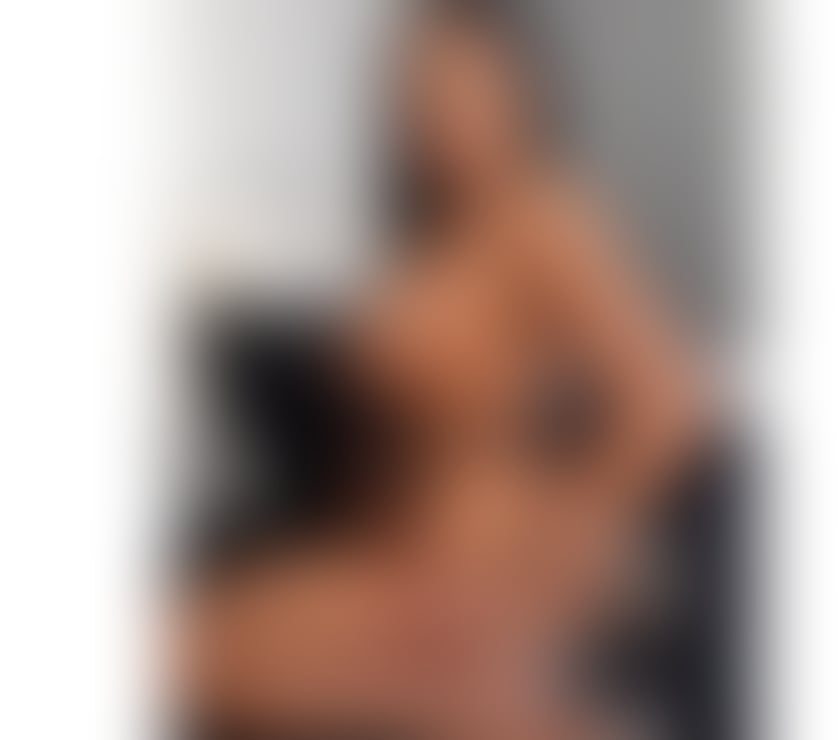  Escorts & Erotic Massage Cardiff City Centre Cardiff - Photos for Hello New spanish Hoot i.n Town !! Real picture party !