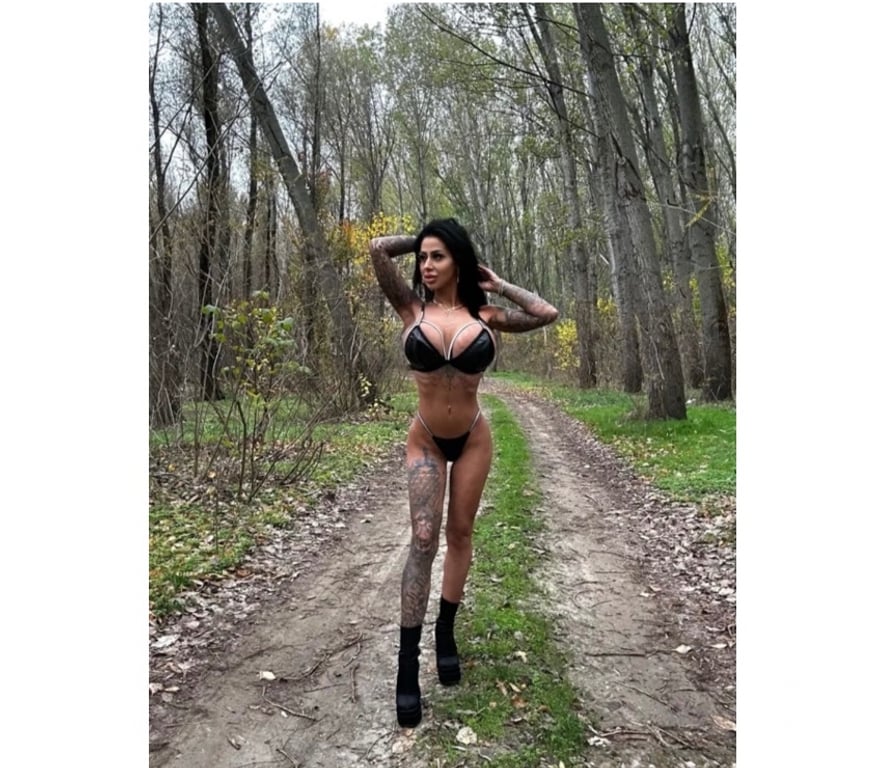 Escorts Cardiff Cardiff City Centre - Cardiff - Photos for BEST BLOW 💦 - PARTY GIRLS🍭 ONLY OUTCALL❤️