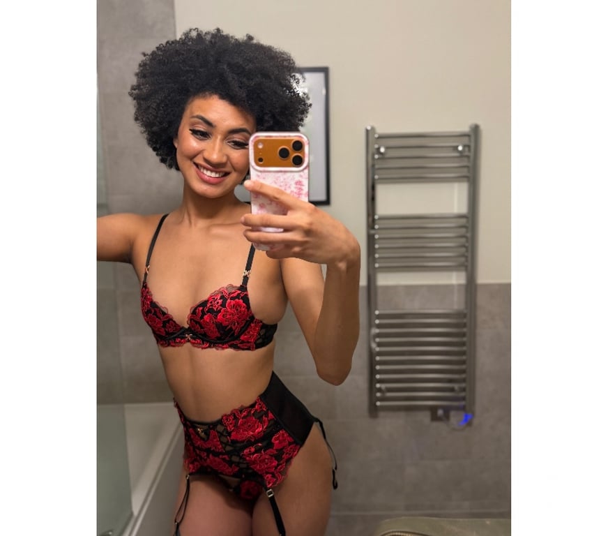 Escorts Essex Basildon - Photos for 🔥PRETTY CURLY BRUNETTE THE BEST CHOICE OF ALL.🍑