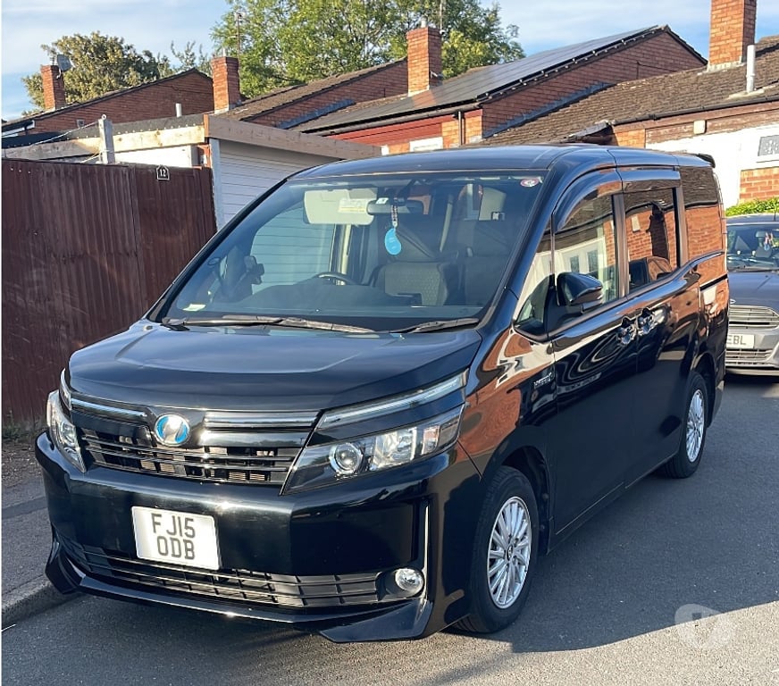 courier services Leicestershire Leicester - Photos for Affordable All Airport Pick up and Drop off. 7seater