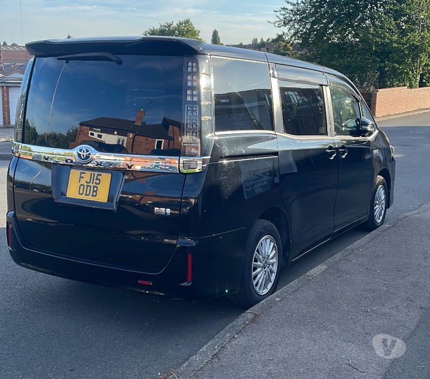 courier services Leicestershire Leicester - Photos for Affordable All Airport Pick up and Drop off. 7seater