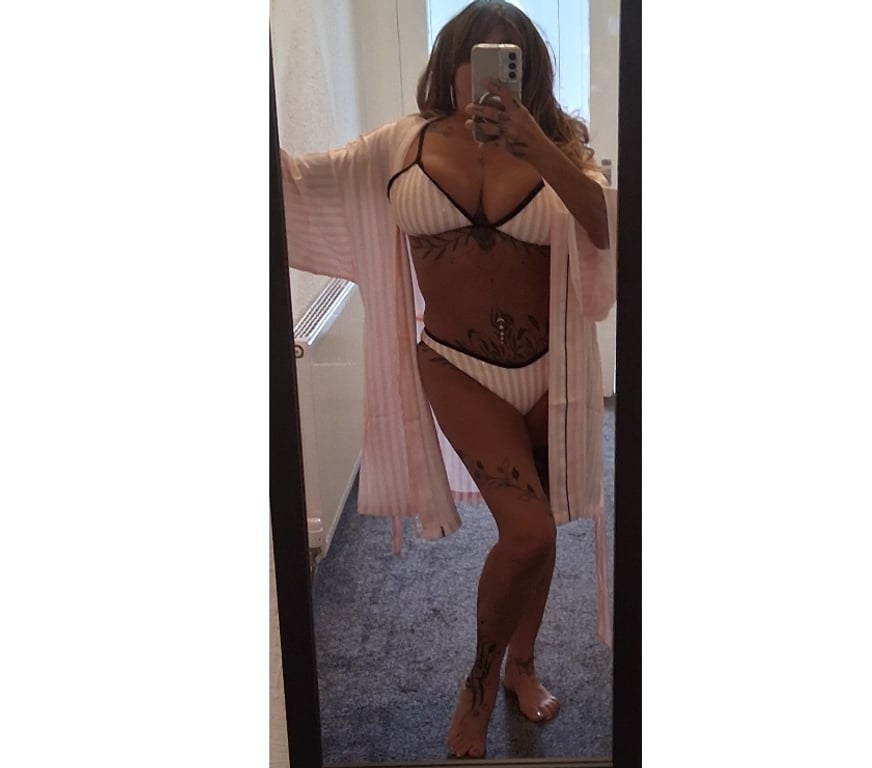 Escorts North Lanarkshire Wishaw - North Lanarkshire - Photos for 🏴󠁧󠁢󠁳󠁣󠁴󠁿SCOTTISH TANNED CURVY M!LF🍒