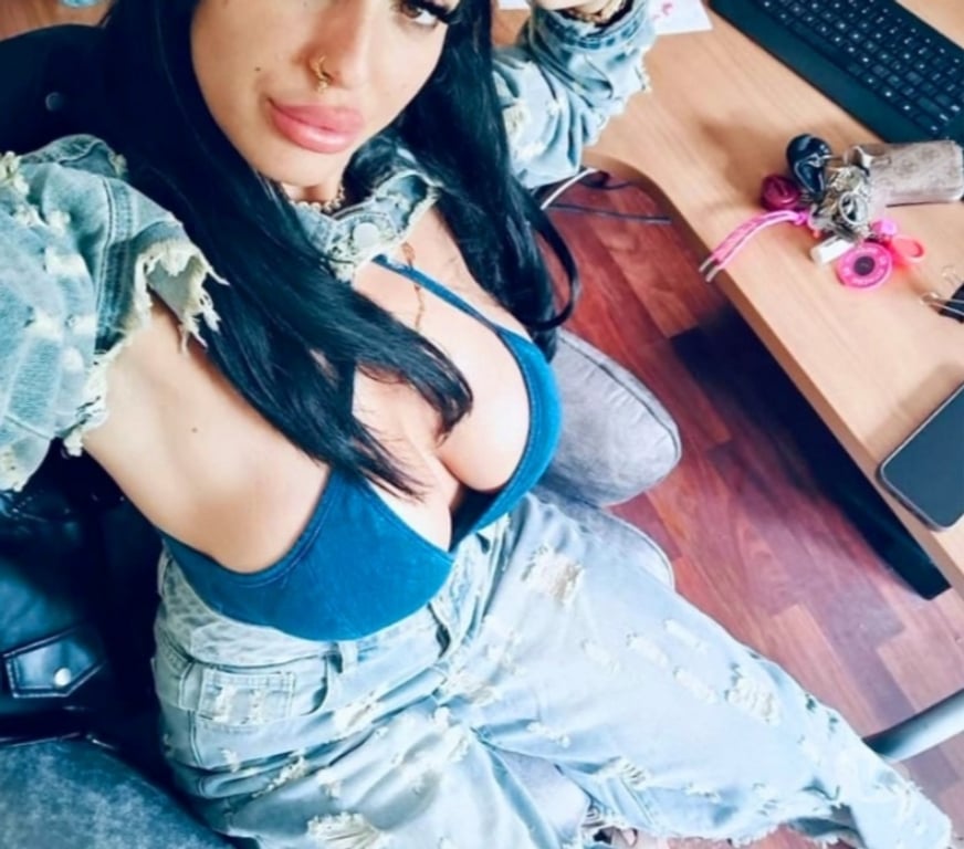 Escorts Dorset Bournemouth, Christchurch and Poole - Photos for New girls best service and party 🌸 incall&outcall no rush