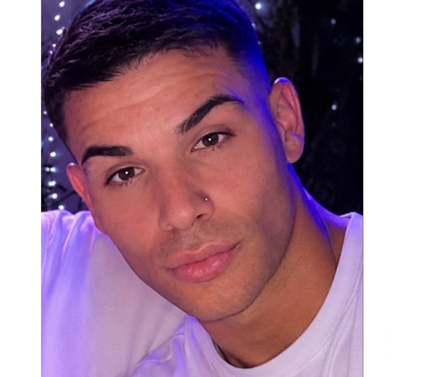  Gay massage Merseyside Liverpool - Photos for sessions, parties, and more with a Spanish guy in Anfield