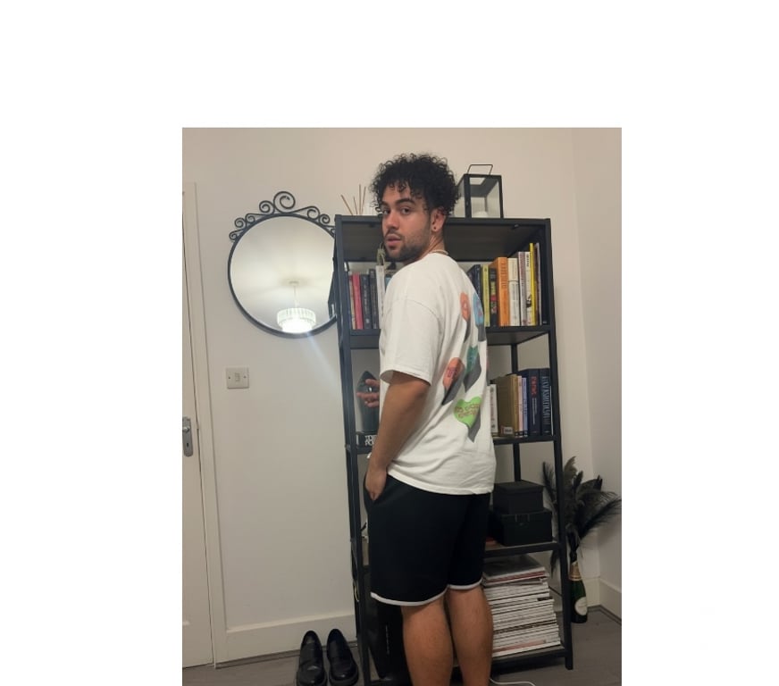  Gay massage West London Chiswick - West London - Photos for Bottom lad available for hot fun now 60pounds only incalls