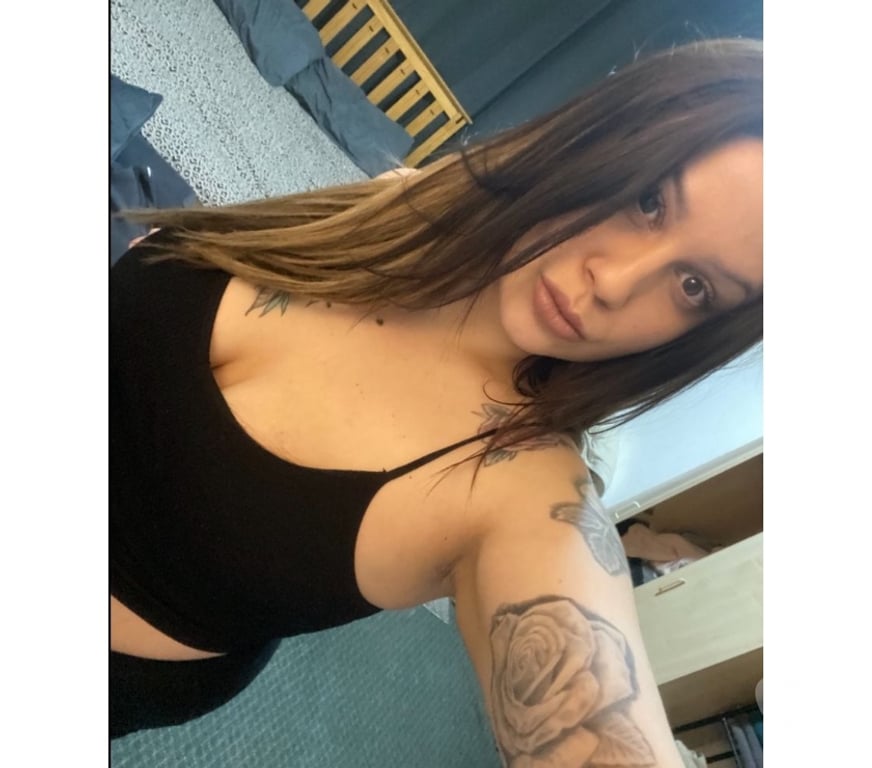 Escorts East London Newham - Photos for Zara your midnight craving In E16 😋😈