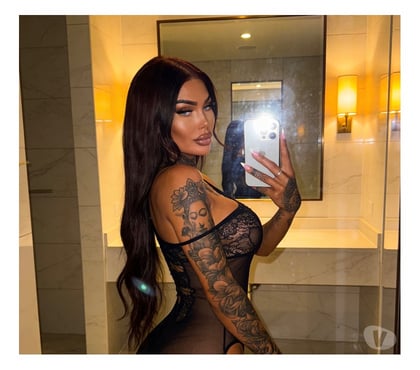 Photos for KRJ IS BACK 👅🤪 OWO BRITISH INSTA KHLOERJ_