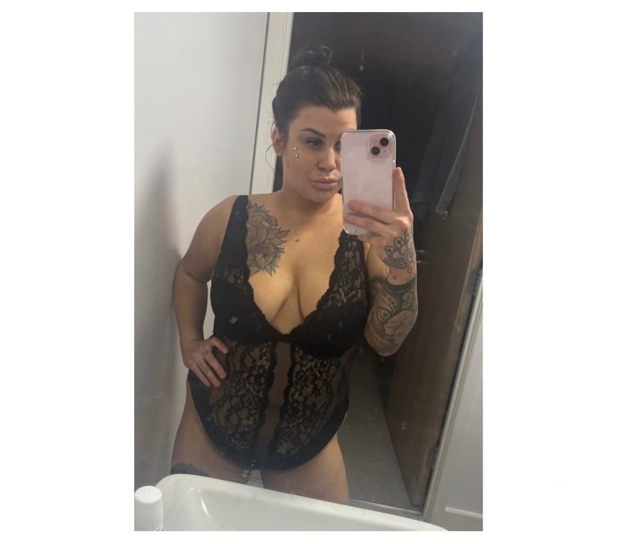 Escorts East London Newham - Photos for ZARA 🩷 CURVY AND TATTOOED IN CANNING TOWN