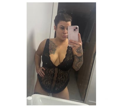 Escort Newham East London - Photos for ZARA 🩷 CURVY AND TATTOOED IN CANNING TOWN