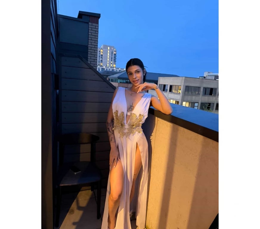 Escorts Buckinghamshire Milton Keynes - Photos for Alexia new here, real girl 💘 party pettite😊 no rush❌