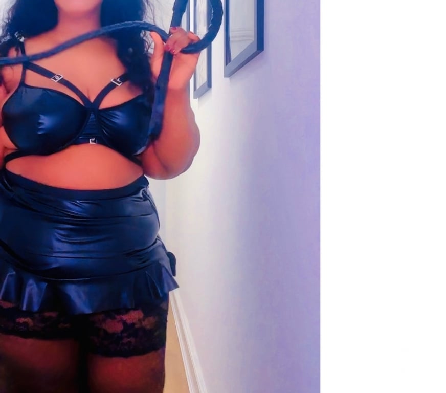 Escorts Reading Reading Town Centre - Reading - Photos for DESIRE YOUR MILF IS HOSTING IN YOUR TOWN. FUN!