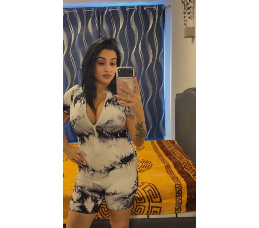 Rebeka😍 i m now in your city call me for party😘