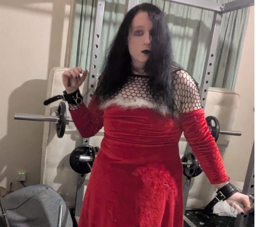 Trans Escorts Glasgow Glasgow East Investment Park - Glasgow - Photos for Cute subby Trans Goth Girlfriend in Glasgow